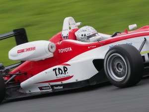 F3